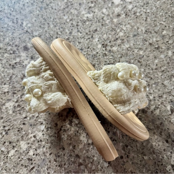 Girls White Sandals with Bead Embellishments Size 11.5C-12.5C - Picture 6 of 9